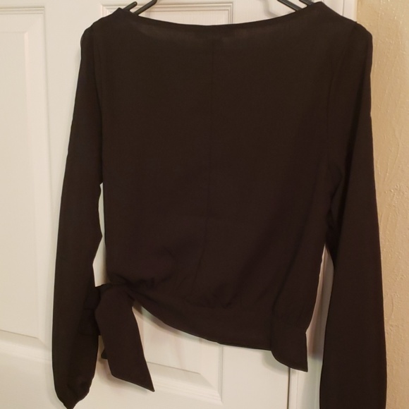 Long sleeve crop top with slits in sleeves - Picture 6 of 6